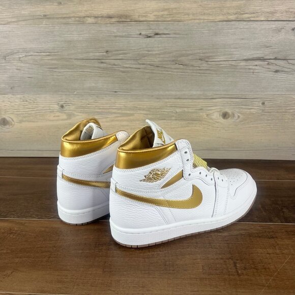 Air Jordan 1 Retro High OG Metallic Gold Womens Size 9.5 White FD2596 107 - Picture 9 of 10